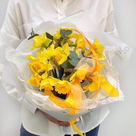 Buket nartcissov 15