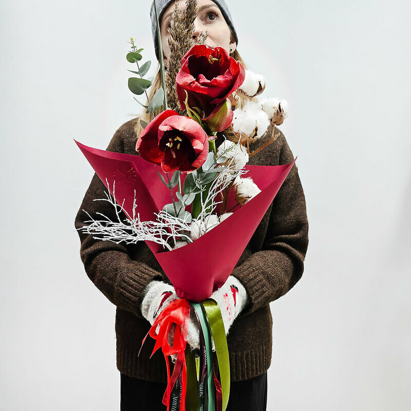 Amarillis i hlopok v zimnem bukete, standart