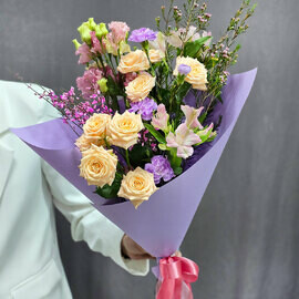 Nezhnij lavandovij buket iz tcvetov