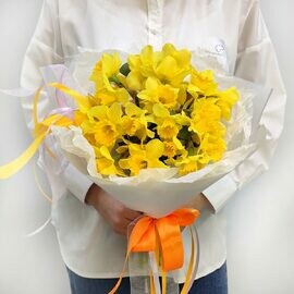 Buket nartcissov 25