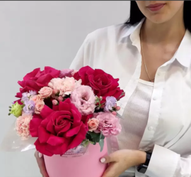 Карминные щечки коробка ярких цветов