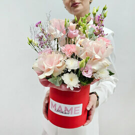 Korobka s tcvetami Mame s lyubov_yu