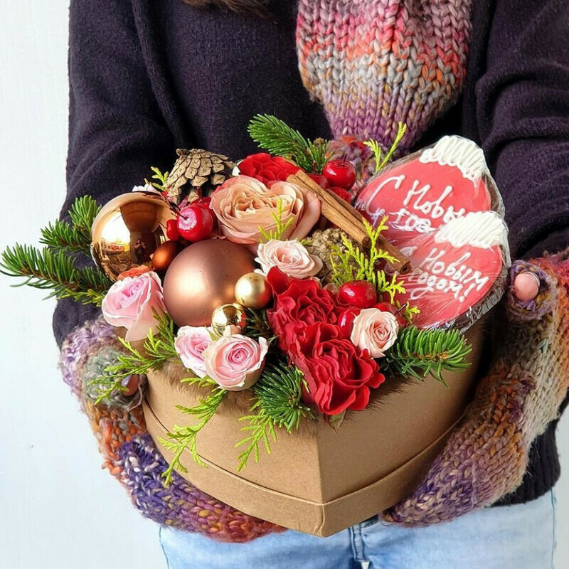 Сердечко из роз, корицы и печенья С Новым Годом, стандартный