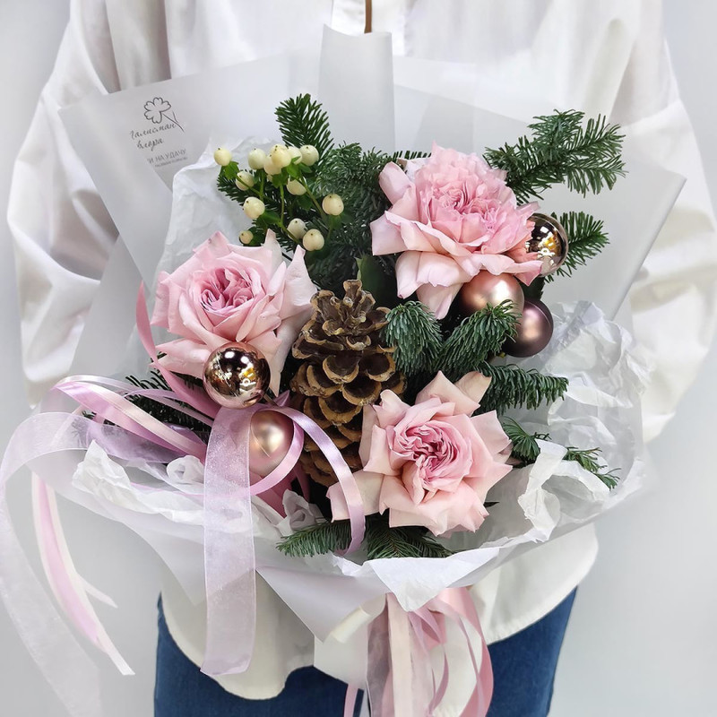 Розовая ароматная роза с хвоей нобилис, стандартный