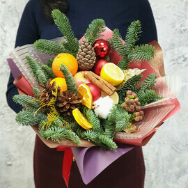 Zimnij buket iz fruktov, koritci i hlopka