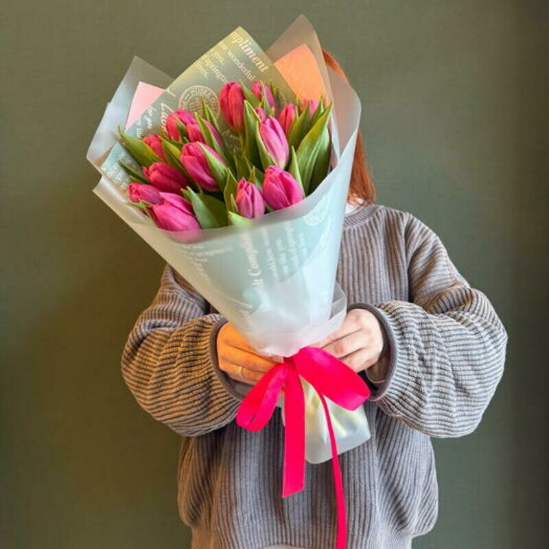 15 ярко-розовых тюльпанов, стандартный