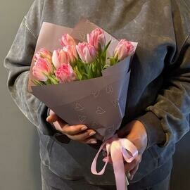 Букет розовых пионовидных тюльпанов