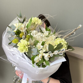 Easter bouquet with willow 