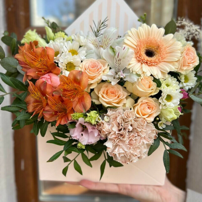 TCvetochnaya kompozitciya Vesennij privet, standart