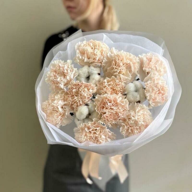 Нежный букет из диантусов с нежным хлопком, стандартный