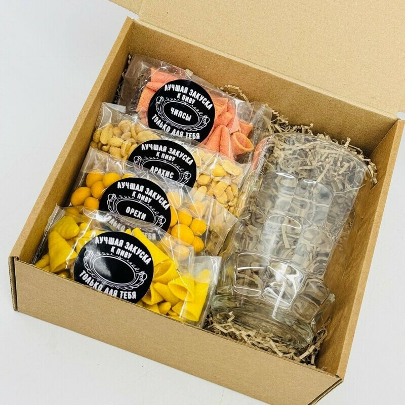 Подарок мужчине на 23 февраля. Пивной бокс, набор снеков и пивная кружка, стандартный