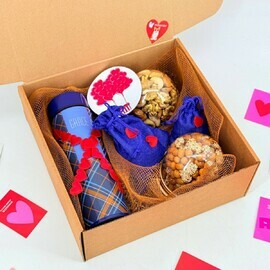 Подарочный набор орехов с термосом для девушки, коллеги, мамы