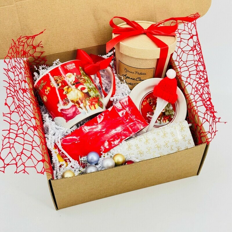 Novogodnij podarochnij nabor. Novogodnyaya kruzhka, chaj elitnij, aroma sashe melts ruchnaya rabota, standart