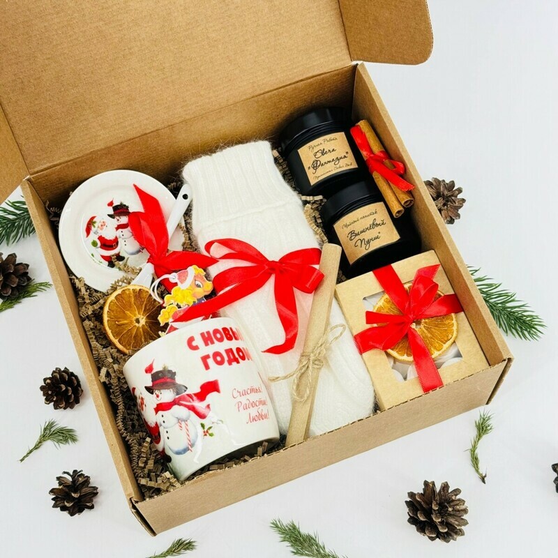 Подарочный набор на Новый год. Новогодний подарок. Новогодняя кружка, чай, варежки и арома свеча, стандартный