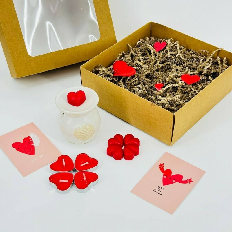 Podarok na 14 fevralya. Aroma lampa dlya efirnih masel s aroma sashe i chajnimi svechkami serdechkami, standart