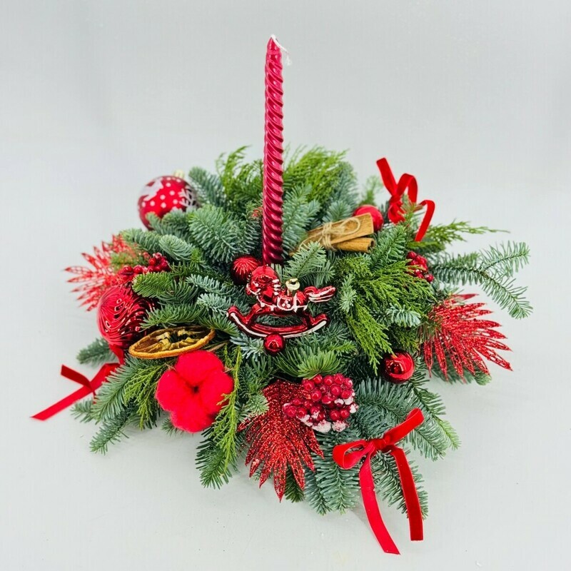 Новогодняя интерьерная композиция из натуральной хвои нобилис со свечой, стандартный