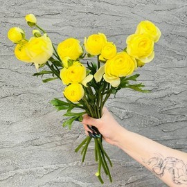 Букет из 9 жёлтых ранункулюсов премиум
