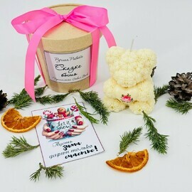 Авторская свеча мишка из роз с сердцем в подарочной упаковке " Сказке быть"