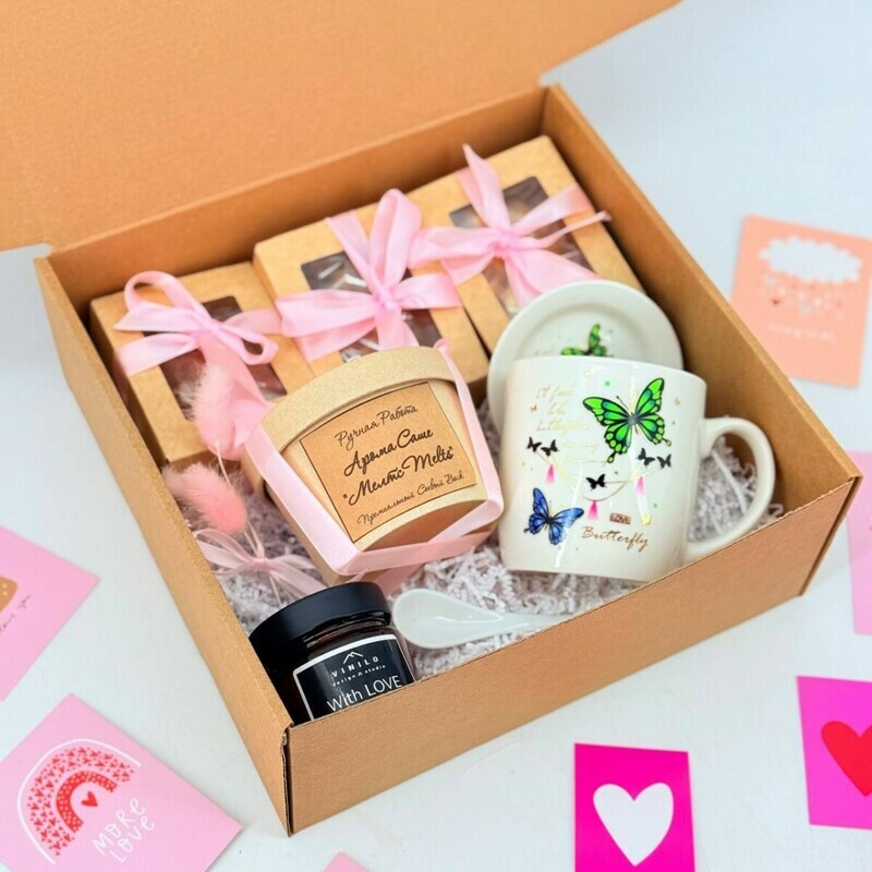 Podarochnij nabor dlya devushki s orehami, kruzhkoj, aroma sashe melts i svechoj ruchnoj raboti, standart