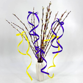 Верба живая красноталка в вазе. Вербный пасхальный букет