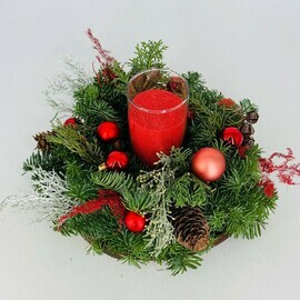 Хвойная композиция, декор из нобилиса на стол с насыпной свечой, новогодняя свеча