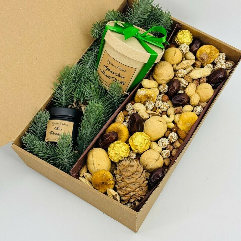 Подарочный насыпной бокс с орехами и сухофруктами микс. Свеча в банке и арома саше мелтс , стандартный