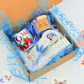 Podarok na 8 marta dlya mami, kollegi. Podarochnij chajnij nabor s kruzhkoj i aroma sashe melts