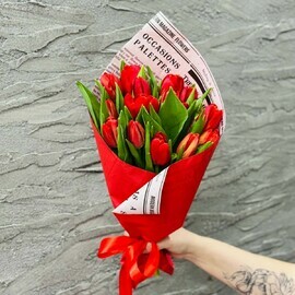 15 красных тюльпанов. Цветы для девушки, женщины на 14 февраля, 8 марта 