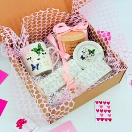 CHajnij podarochnij nabor s kruzhkoj i aroma sashe melts. Podarok dlya devushki na 8 marta