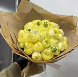 Жёлтые ранункулюсы 25 шт в крафт упаковке