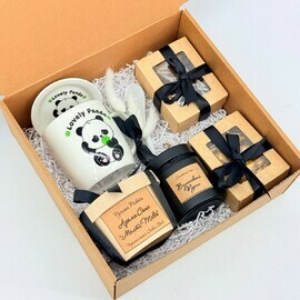 Подарочный сладкий набор. Чай элитный, керамическая кружка панда, орехи, арома саше мелтс