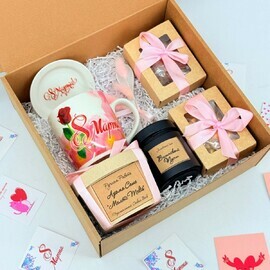 Подарок на 8 марта. Чайный бокс с кружкой, сладкими орехами и арома саше мелтс