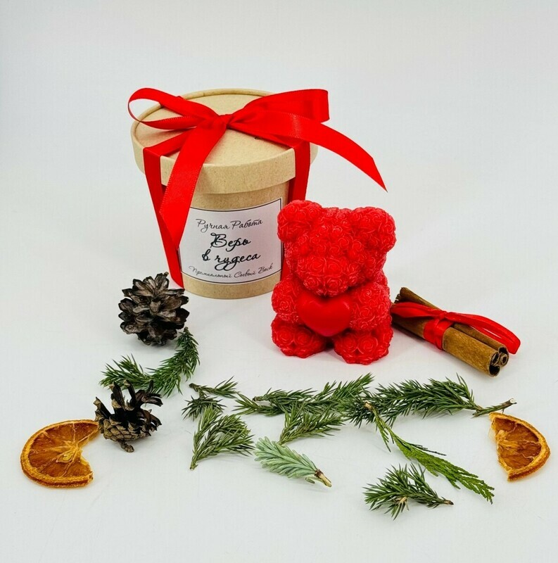 Svecha ruchnoj raboti mishka iz roz s serdtcem v podarochnoj upakovke. Svechka avtorskaya rabota, standart