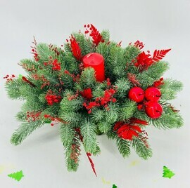 Новогодний декор на стол. Композиция настольная из искусственного нобилиса со свечой