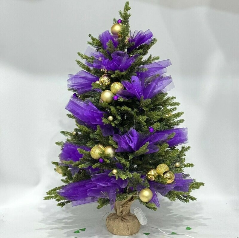 Новогодняя ёлочка из искусственного нобилиса 90 см. Ель рождественская украшенная с подсветкой, стандартный