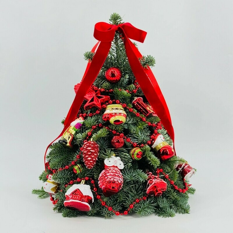 Новогодняя ёлочка 40 см из веток живого нобилиса ручная работа с красным декором, стандартный