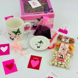 Podarochnij nabor chaya s kruzhkoj i orehami. Podarok na 8 marta dlya mami, kollegi