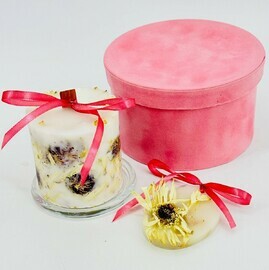 Svecha inter_ernaya botanicheskaya iz premial_nogo soevogo voska s aroma sashe ruchnaya rabota