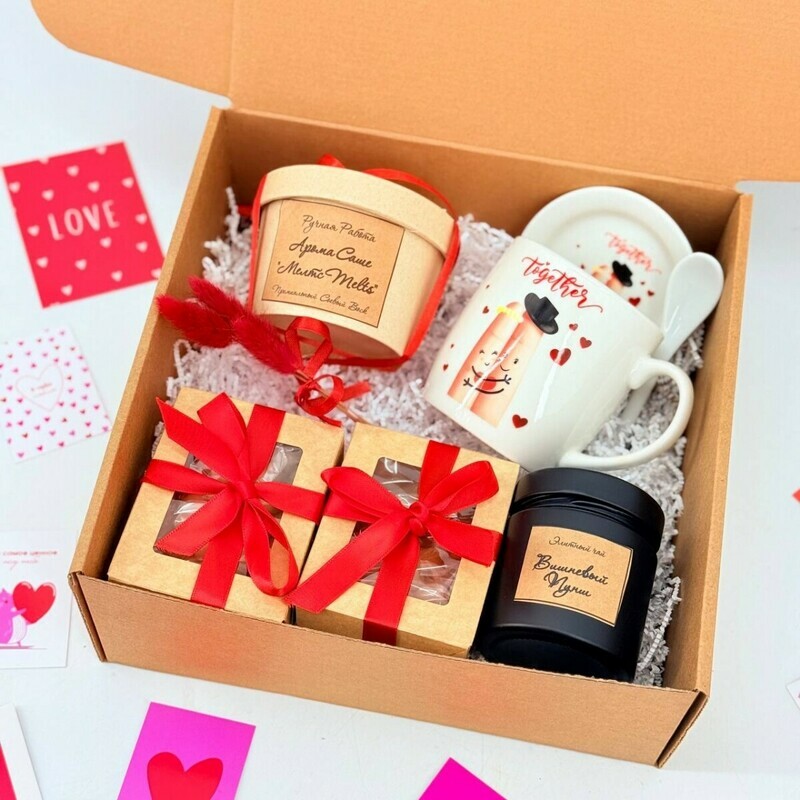 Podarochnij nabor na 14 fevralya. CHaj elitnij s kruzhkoj, orehami i aroma sashe melts, standart
