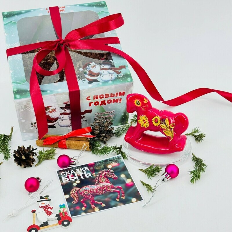 Podarok na novij god. Svecha ruchnoj raboti simvol goda loshadka-kachalka, standart