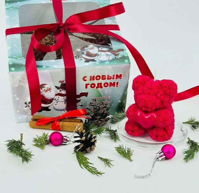 Podarok na Novij god. Novogodnyaya figurnaya svecha mishka s serdtcem iz premial_nogo soevogo voska, standart