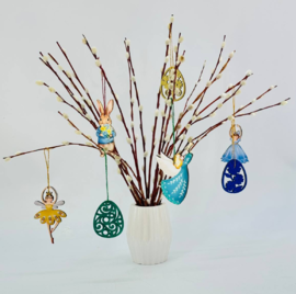 Pashal_naya kompozitciya. Buket iz verbi 30 sm krasnotalka v vaze. Verbnij buket. Pashal_nij dekor