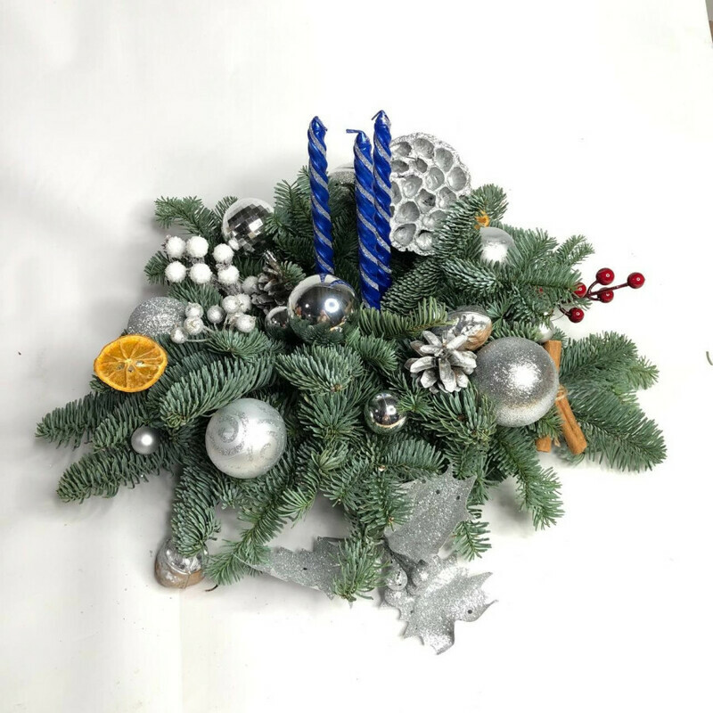 Novogodnyaya kompozitciya nastol_naya iz nobilisa, standart