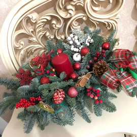 Kompozitciya iz nobilisa so svechoj