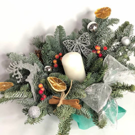 Рождественская  композиция на стол со свечой из нобилиса