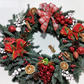 Venok rozhdestvenskij iz nobilisa 70 sm