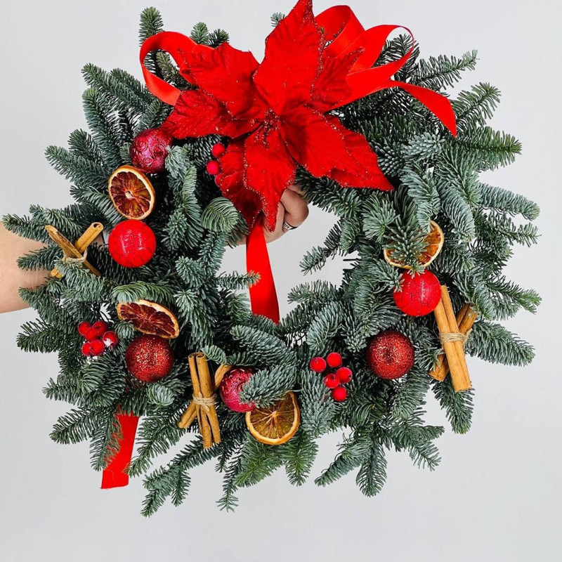 Novogodnij venok iz natural_nogo nobilisa 40 sm, standart