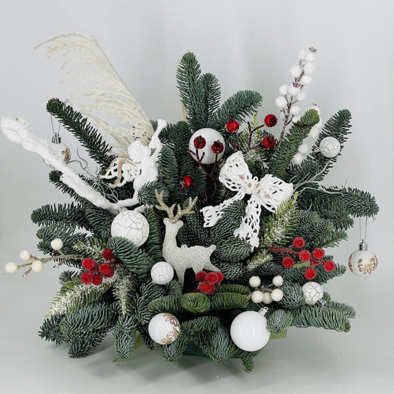 Новогодний букет композиция на стол из датской ели нобилис , стандартный