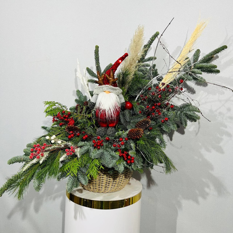 Новогодний декор для дома улицы из натуральной хвои нобилис в ротанговом кашпо, стандартный