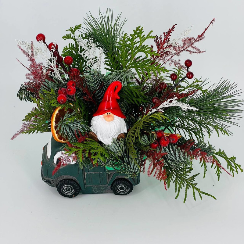 Новогодняя композиция грузовичок с Дедом Морозом. Нобилис натуральный, стандартный